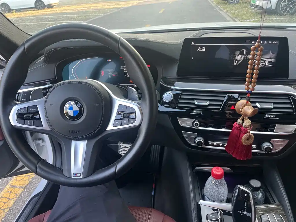 BMW 5 Series — миниатюра 5