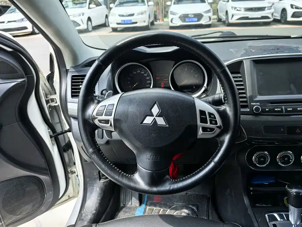 Mitsubishi Lancer EX — миниатюра 7