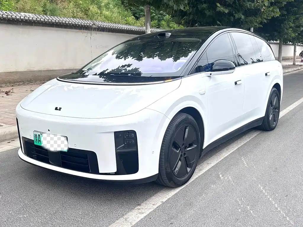 Li Auto Li i8