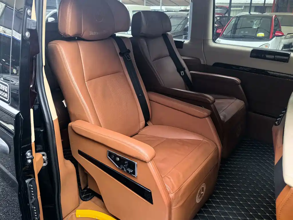 Mercedes-Benz Vito — миниатюра 13