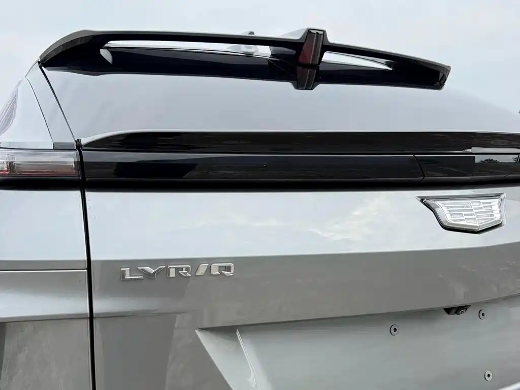 Cadillac Lyriq — миниатюра 7
