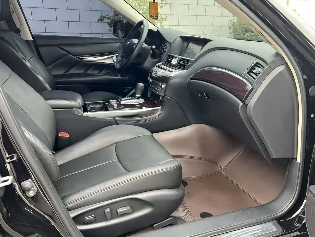 Infiniti Q70 — миниатюра 14