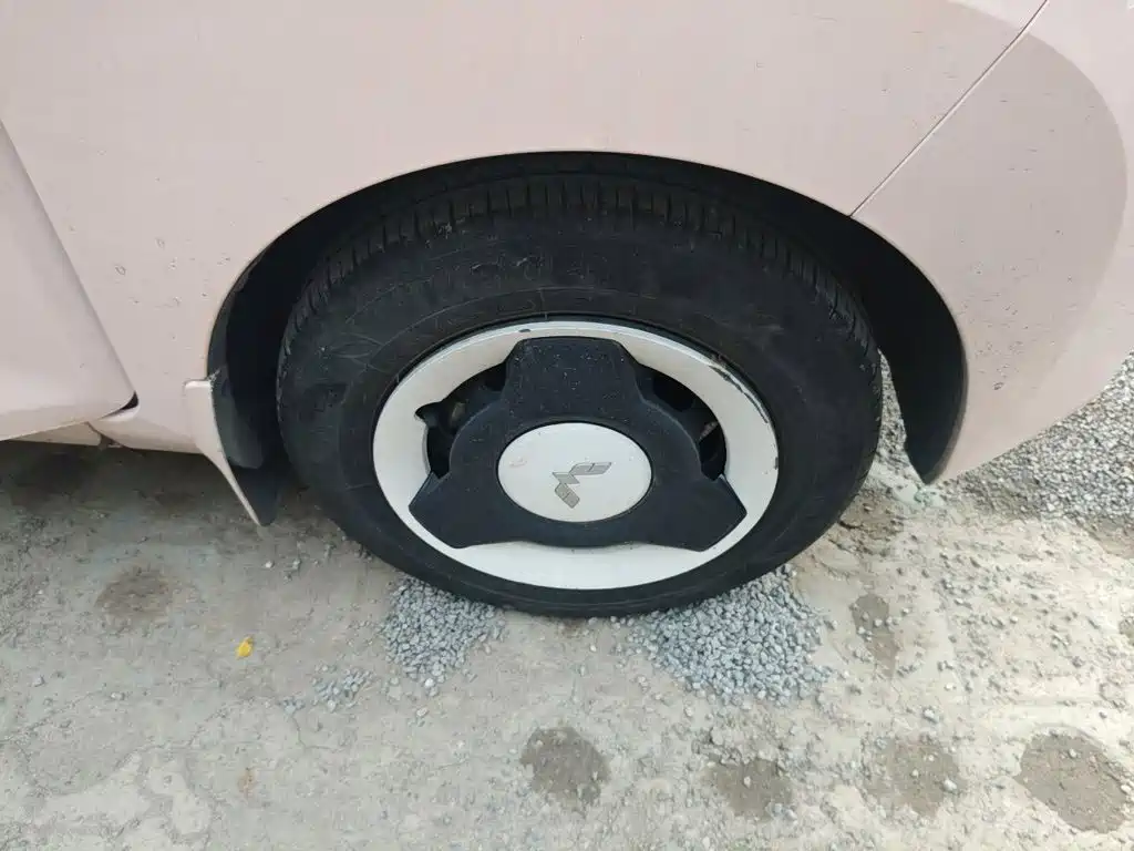 Wuling MINIEV — миниатюра 8