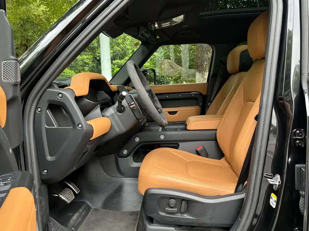 Land Rover Defender — миниатюра 7