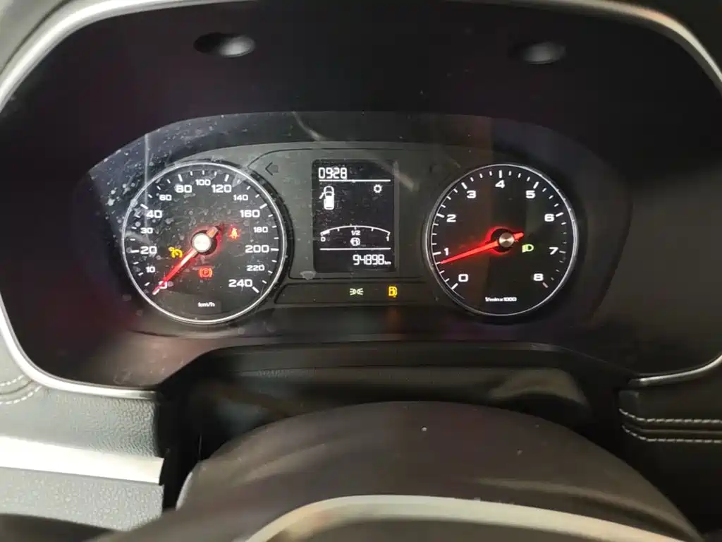 Roewe RX5 — миниатюра 12