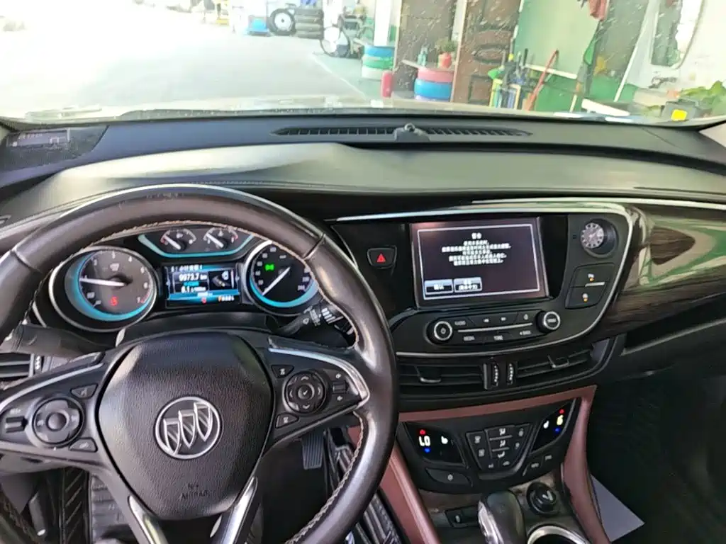 Buick Envision Plus — миниатюра 10