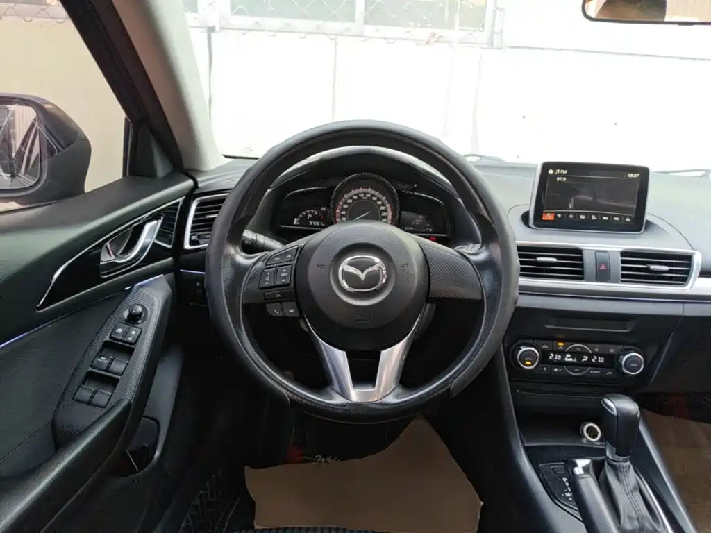 Mazda 3 Axela — миниатюра 11