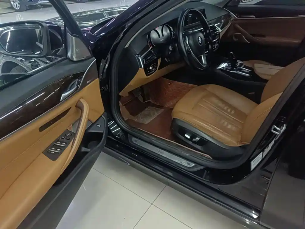 BMW 5 Series — миниатюра 16