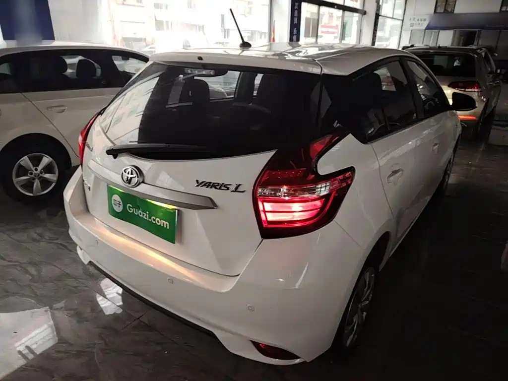 Toyota Yaris L — миниатюра 7