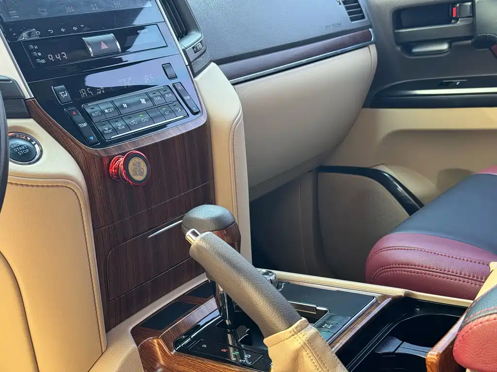 Toyota Land Cruiser — миниатюра 10