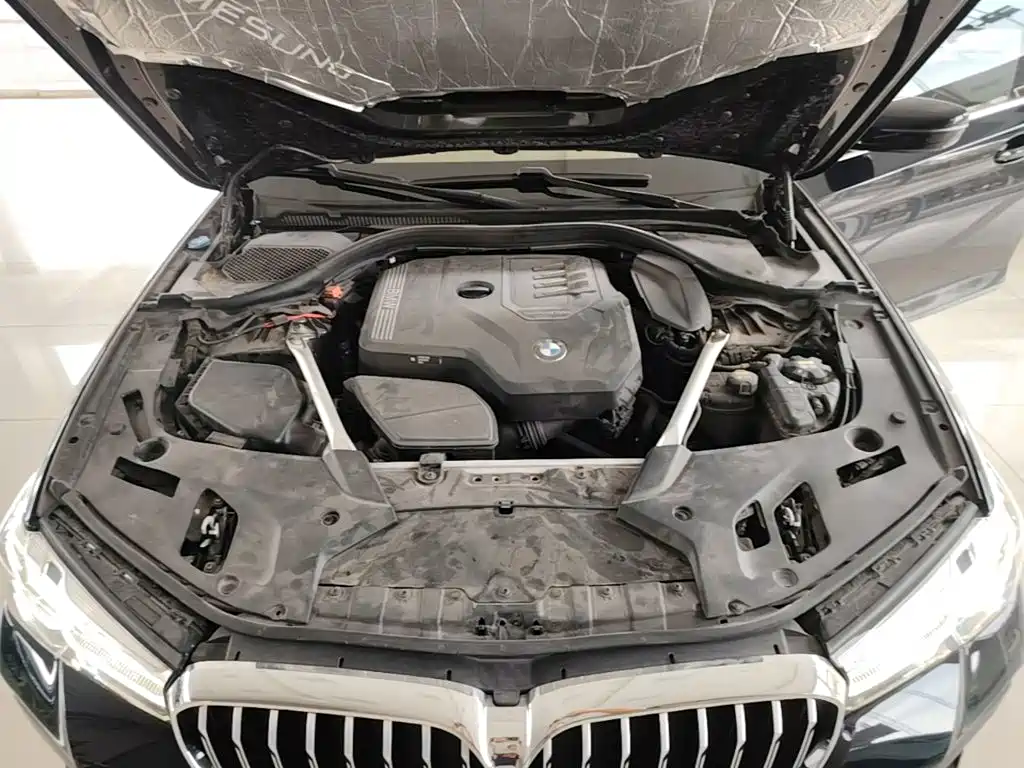 BMW 5 Series — миниатюра 20