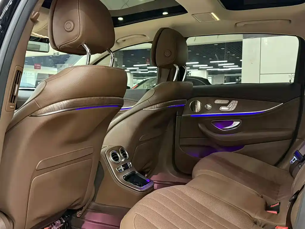 Mercedes-Benz E-Class — миниатюра 5