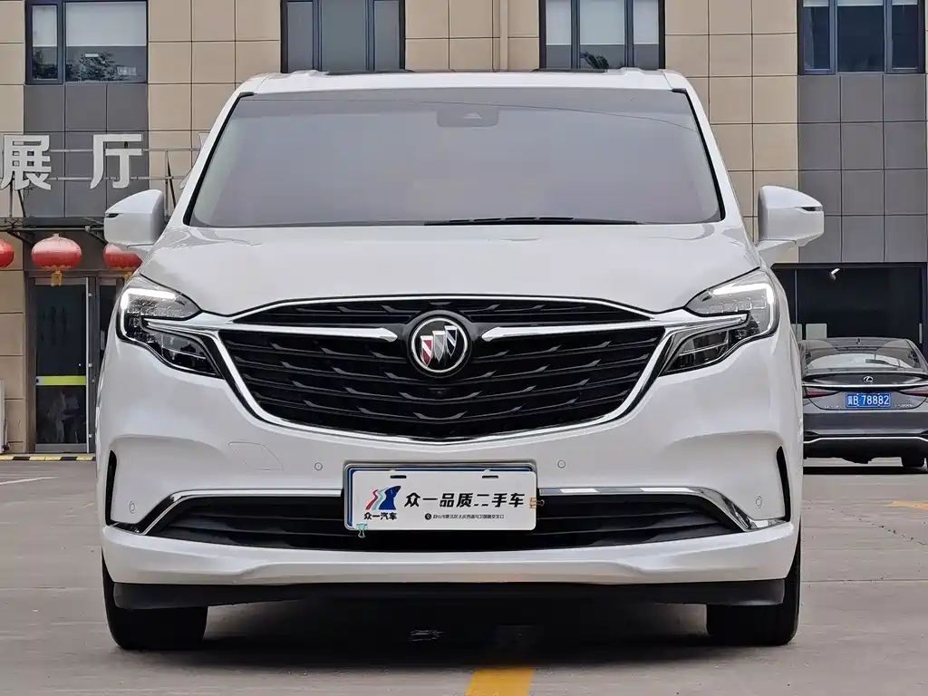 Buick GL8 — миниатюра 2
