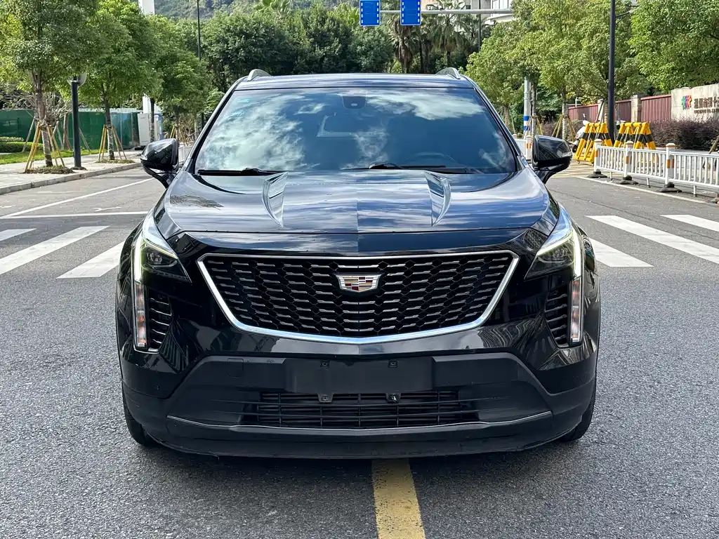 CADILLAC XT4