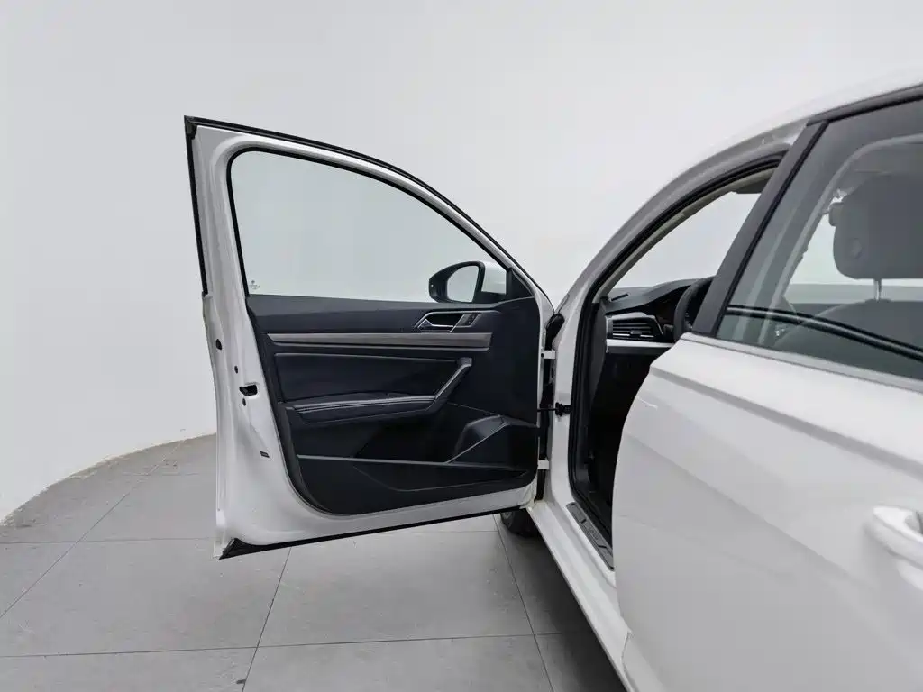 Volkswagen Lavida — миниатюра 8