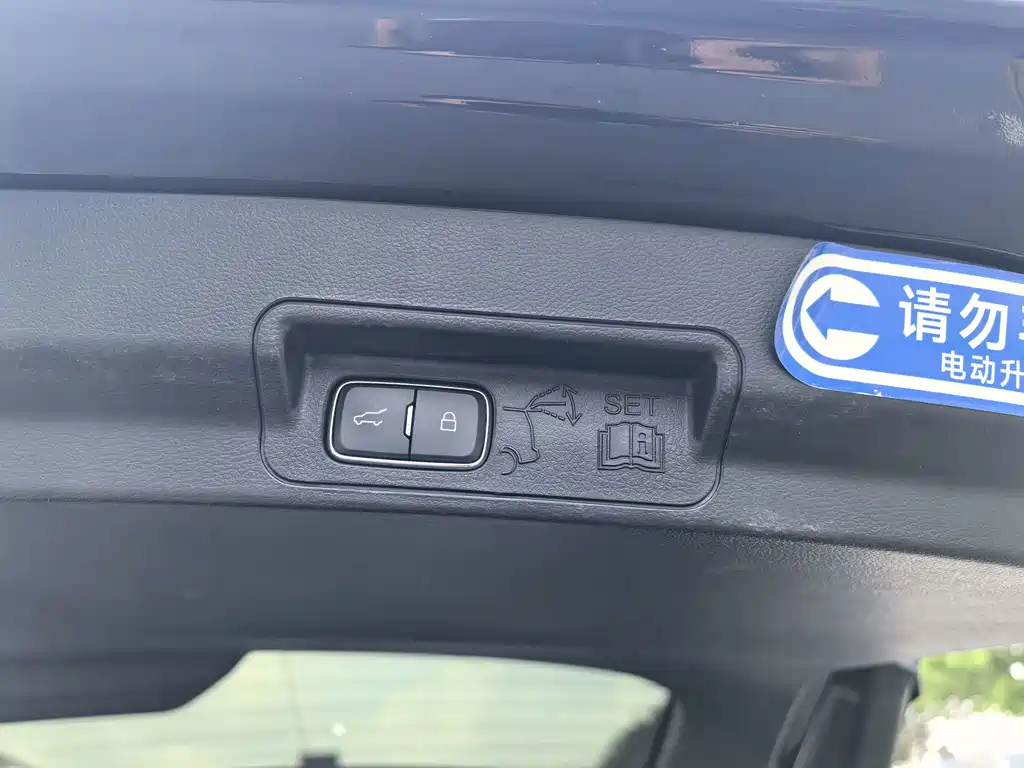 Ford Explorer — миниатюра 20
