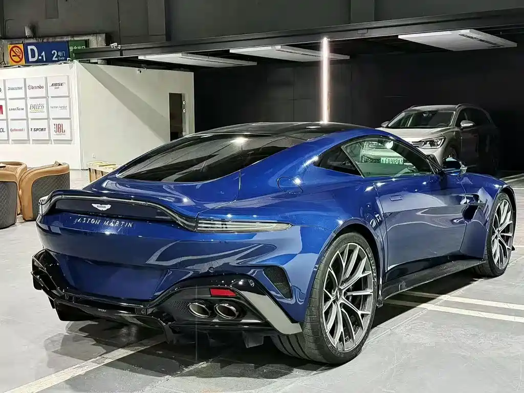 Aston Martin V8 Vantage 2024 4.0T V8 Coupe