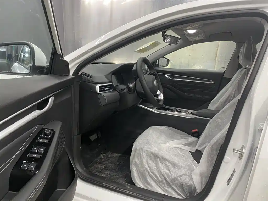 Geely Emgrand 2026 400 1.5L CVT