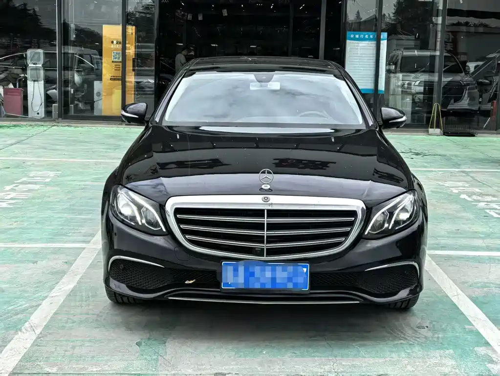 Mercedes-Benz E-Class — миниатюра 2