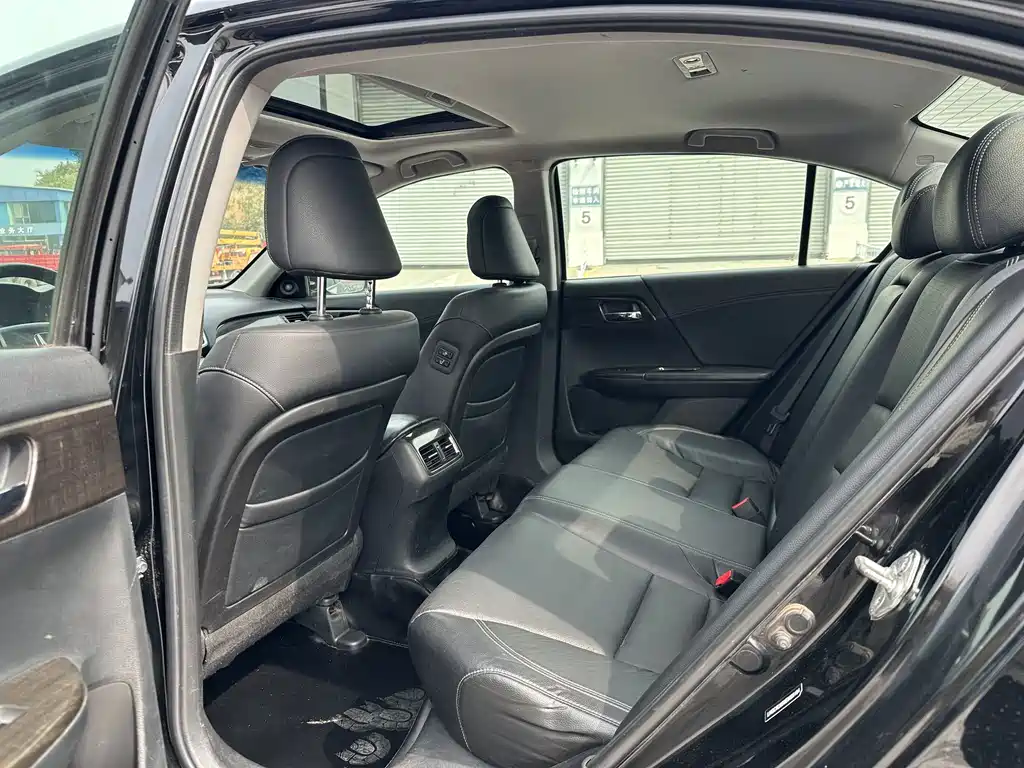 Honda Accord — миниатюра 6