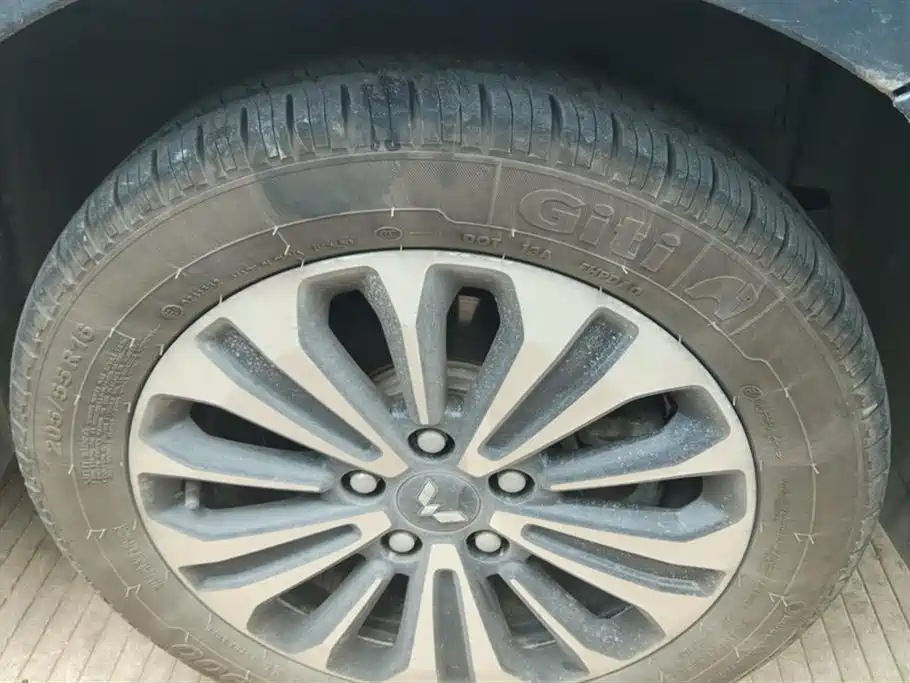Wuling Jiachen 2022 1.5T CVT Premium Flagship