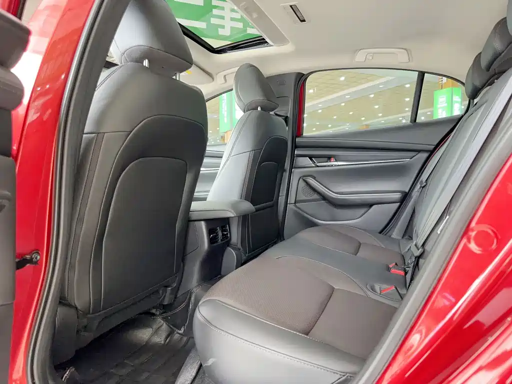 Mazda 3 Axela — миниатюра 11