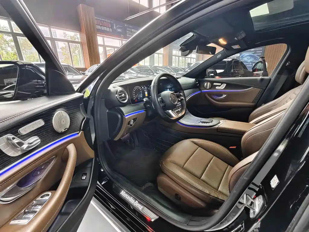 Mercedes-Benz E-Class — миниатюра 5