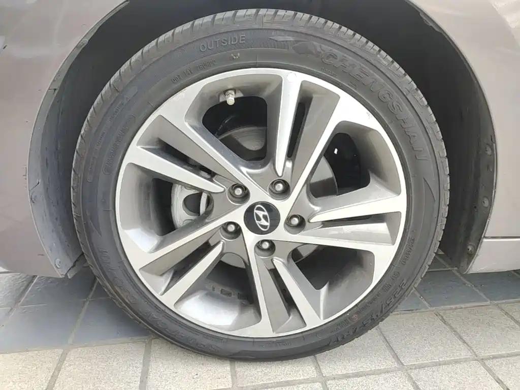 Hyundai Elantra — миниатюра 23