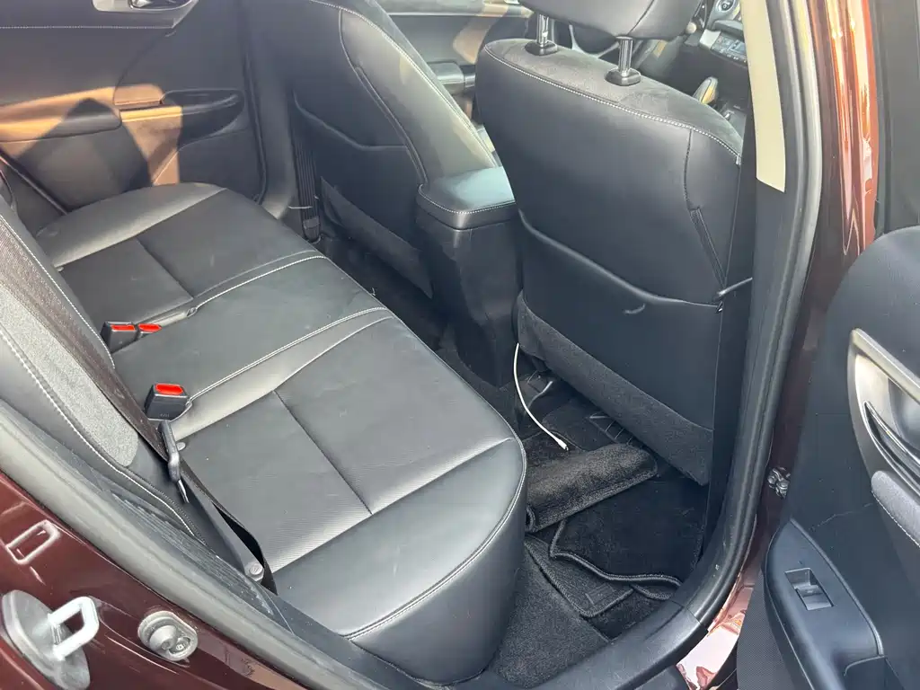 Lexus CT — миниатюра 11