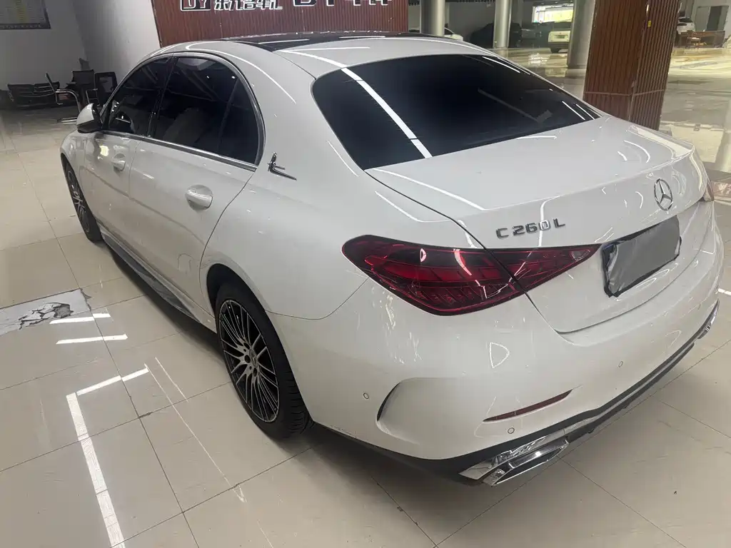 Mercedes-Benz C-Class — миниатюра 11