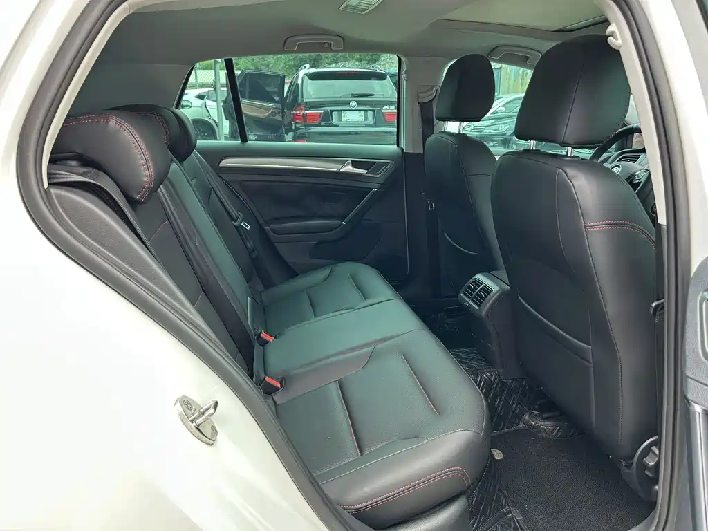 Volkswagen Golf — миниатюра 5