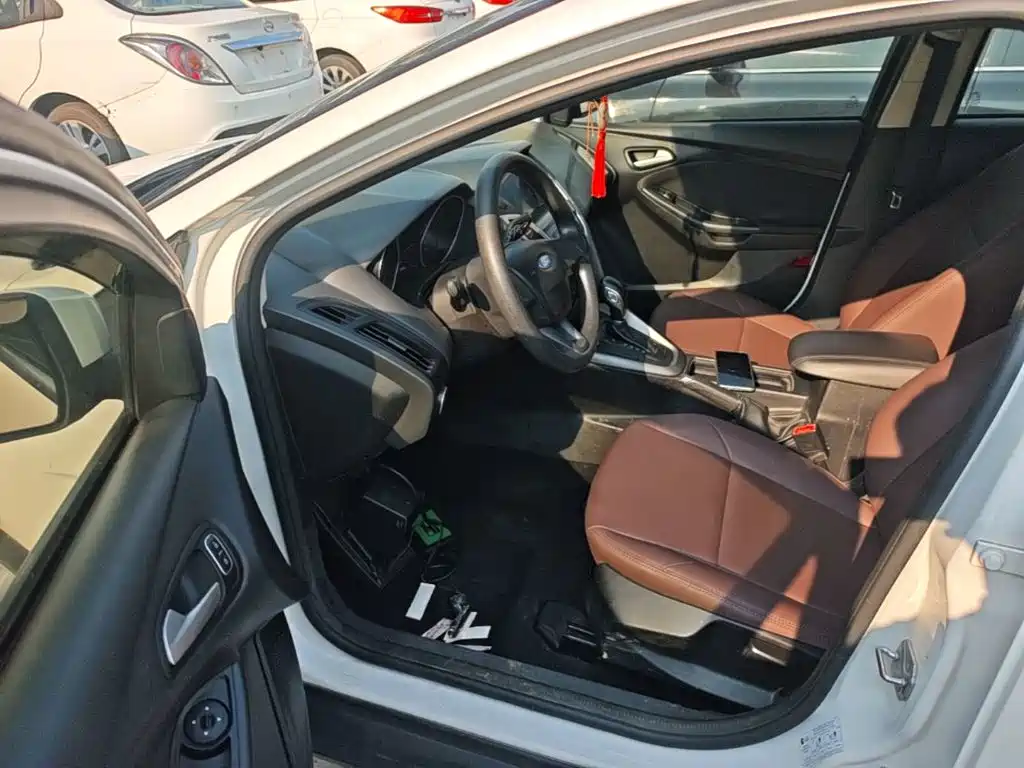Ford Focus — миниатюра 16