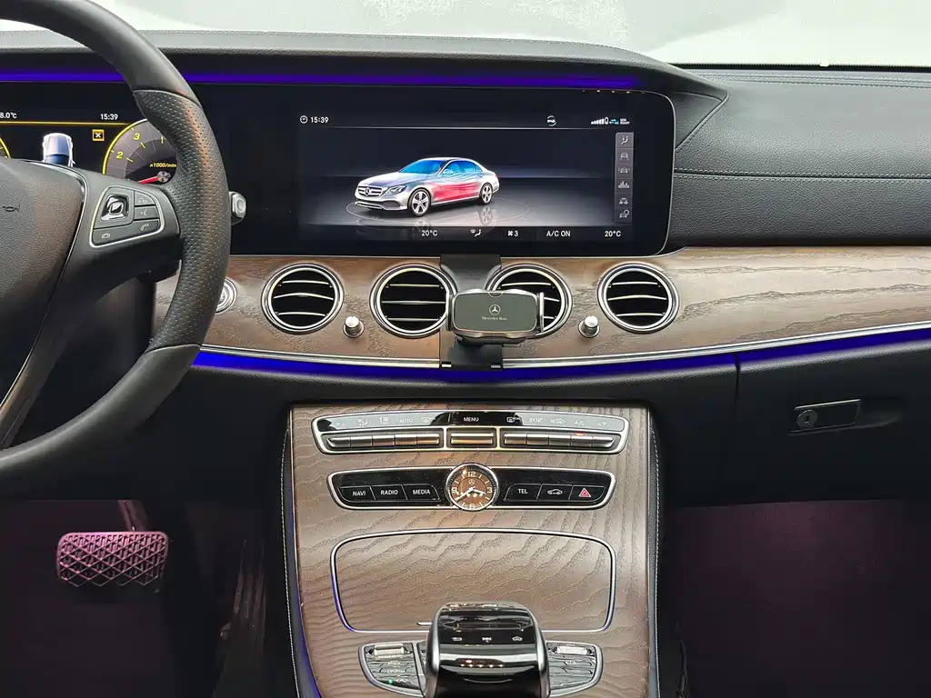 Mercedes-Benz E-Class — миниатюра 29