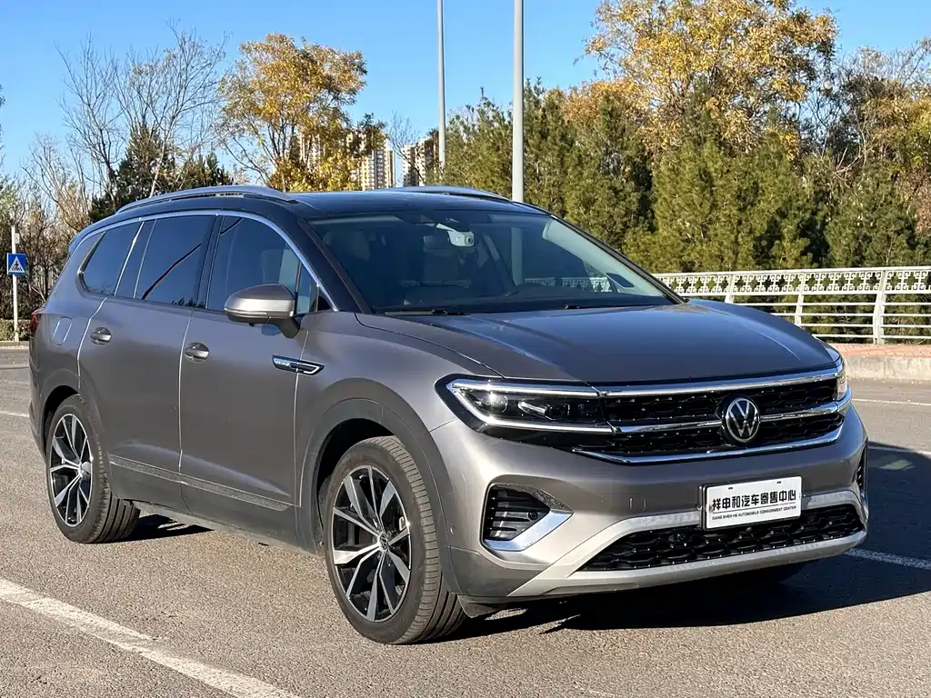 Volkswagen Viloran 2022 530TSI Flagship Pro 6 мест