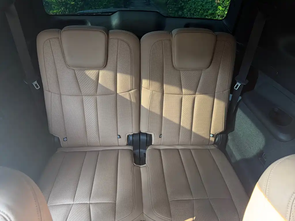NIO ES8 2020 580KM мест