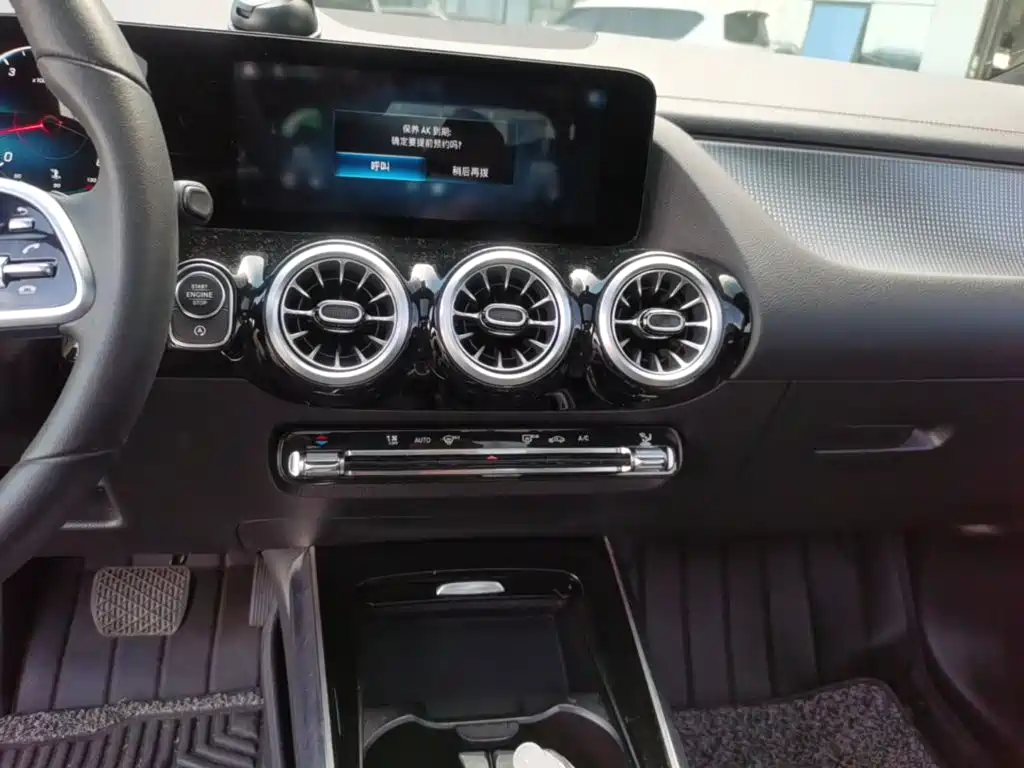 Mercedes-Benz GLA — миниатюра 13