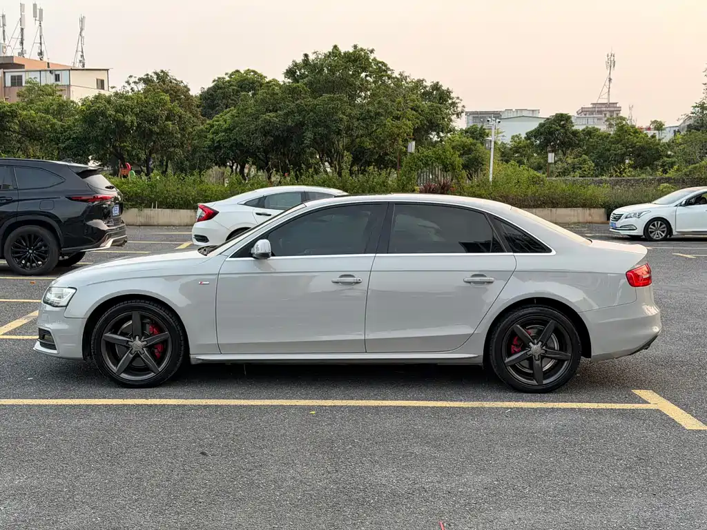 Audi A4L — миниатюра 4