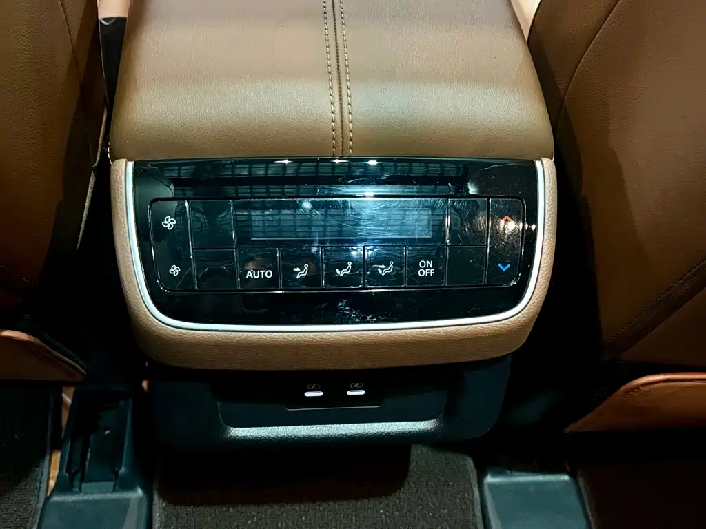 NISSAN EXPLORING THE LAND