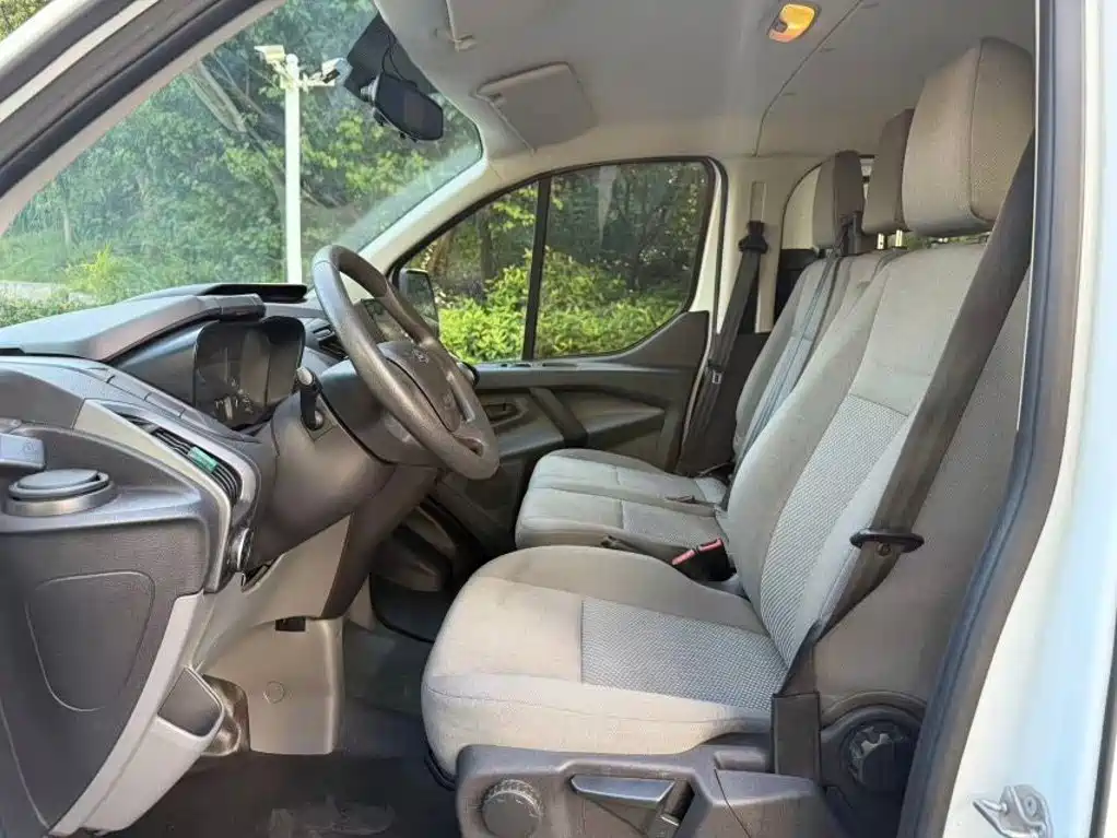 Ford Transit — миниатюра 7