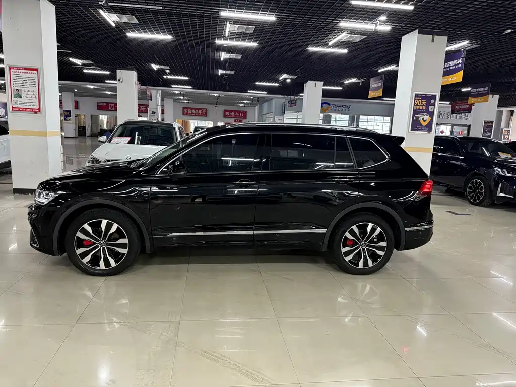 Volkswagen Tiguan L — миниатюра 4