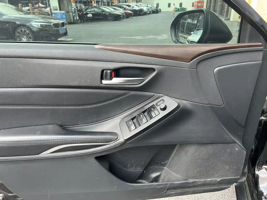 Toyota Avalon 2019 2.0L Luxury VI