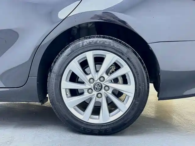 Toyota Camry — миниатюра 11