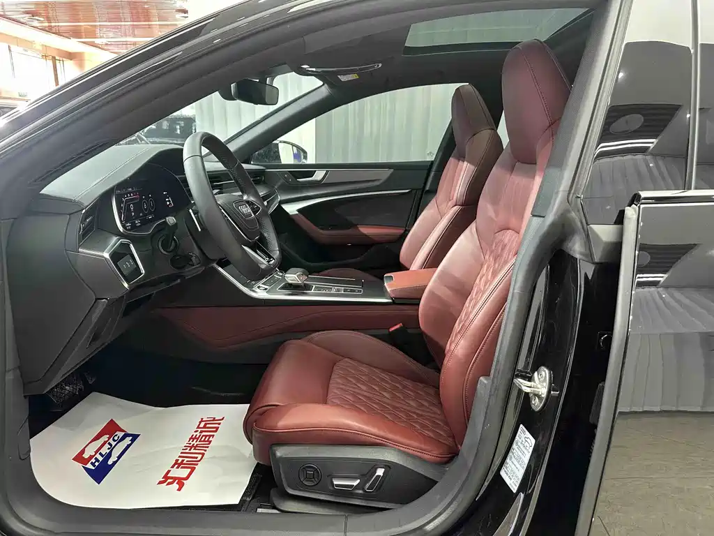 Audi A7L 2024 45 TFSI quattro