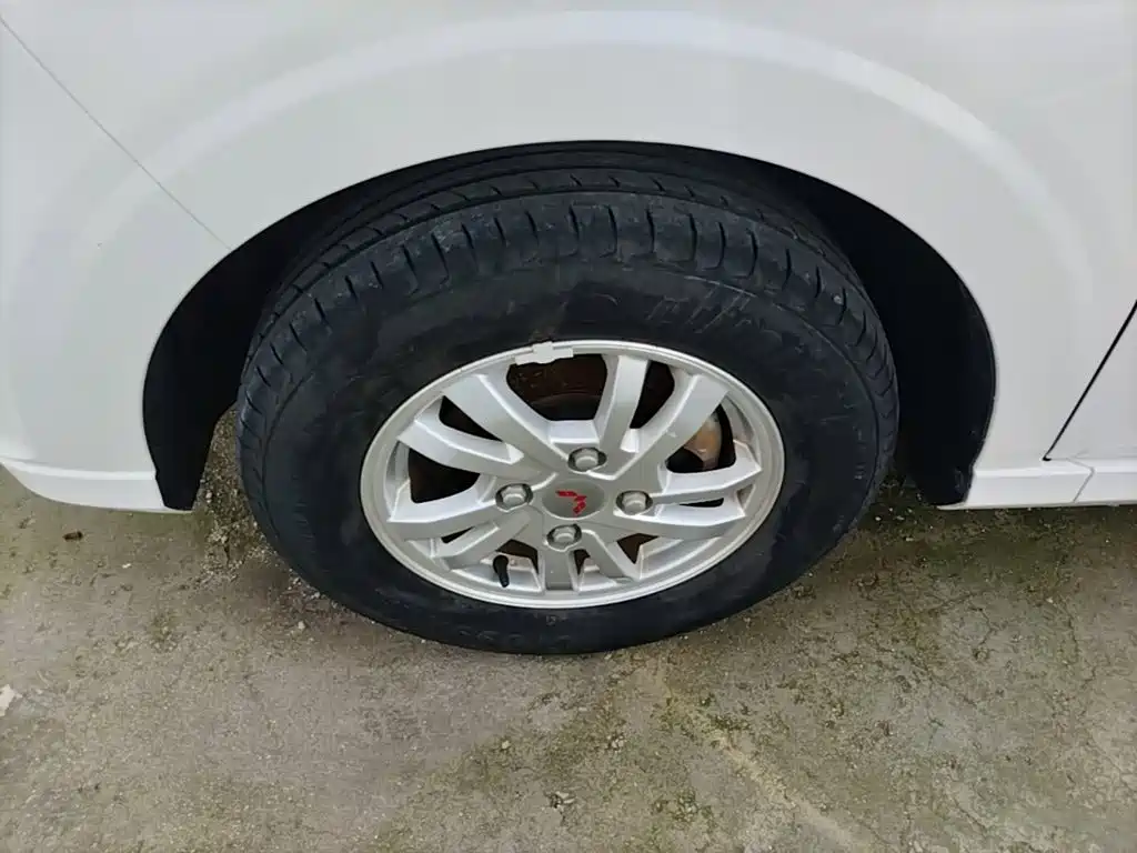 Wuling Hongguang — миниатюра 23