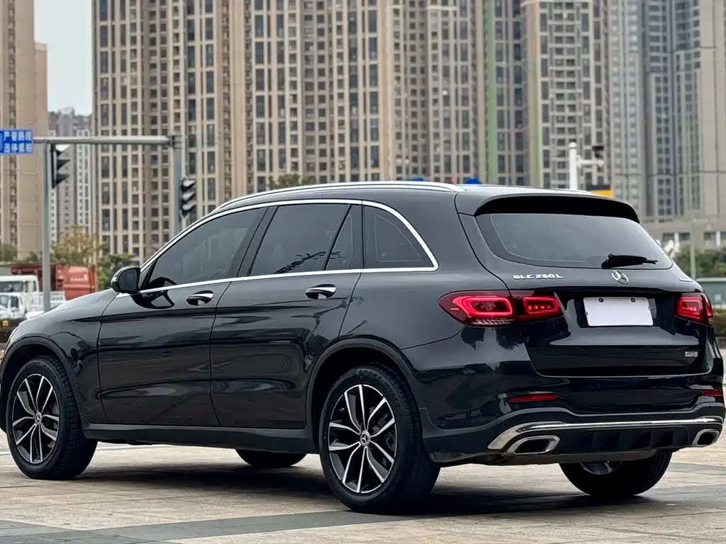 MERCEDES-BENZ GLC