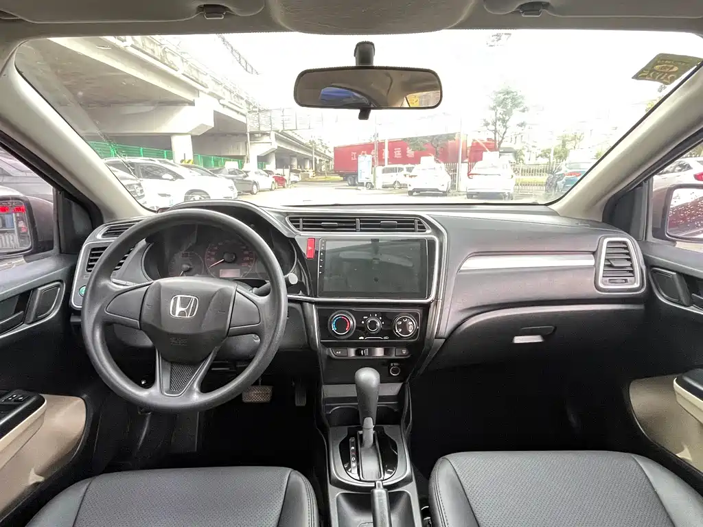 Honda Greiz 1.5L CVT Classic Edition, фото 6