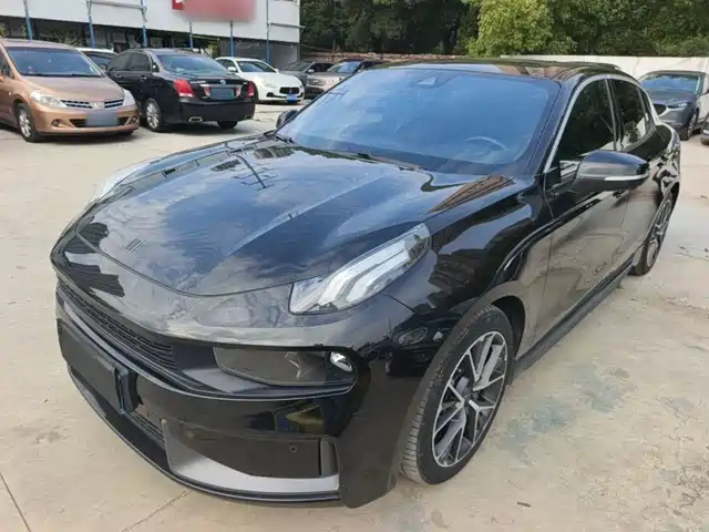2020 Lynk & Co 03