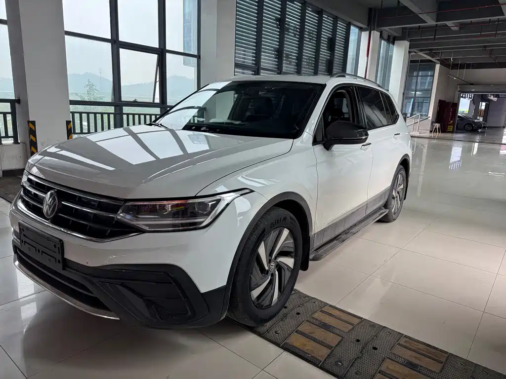Купить Volkswagen Tiguan L