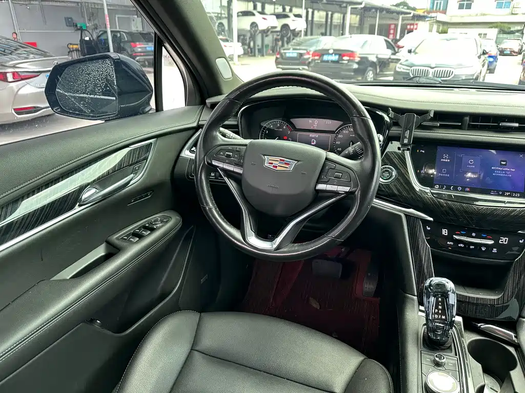Cadillac XT6 — миниатюра 14