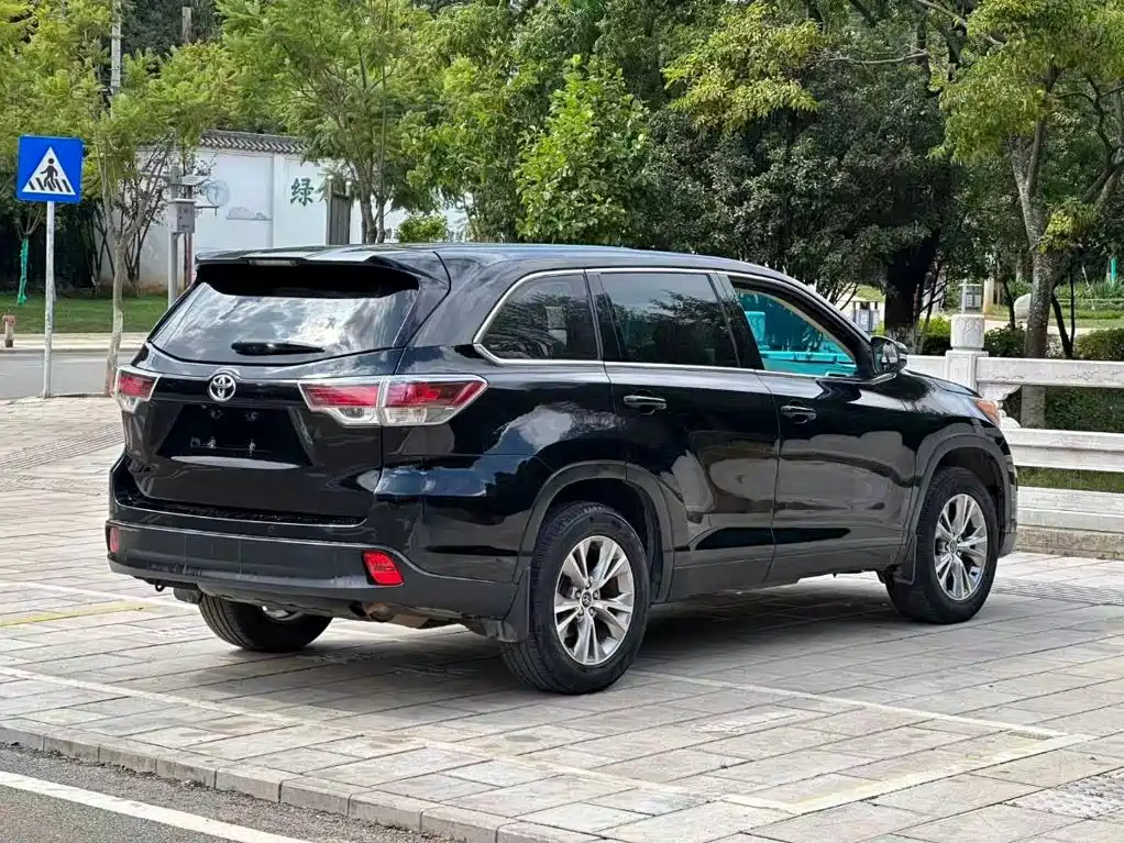 Toyota Highlander — миниатюра 9